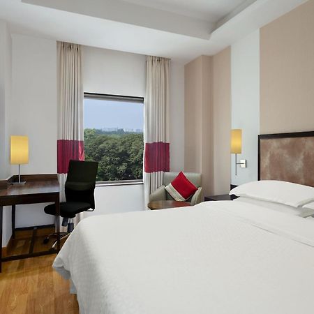 Four Points By Sheraton Vadodara Zewnętrze zdjęcie