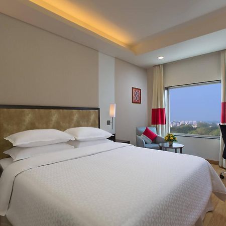 Four Points By Sheraton Vadodara Zewnętrze zdjęcie