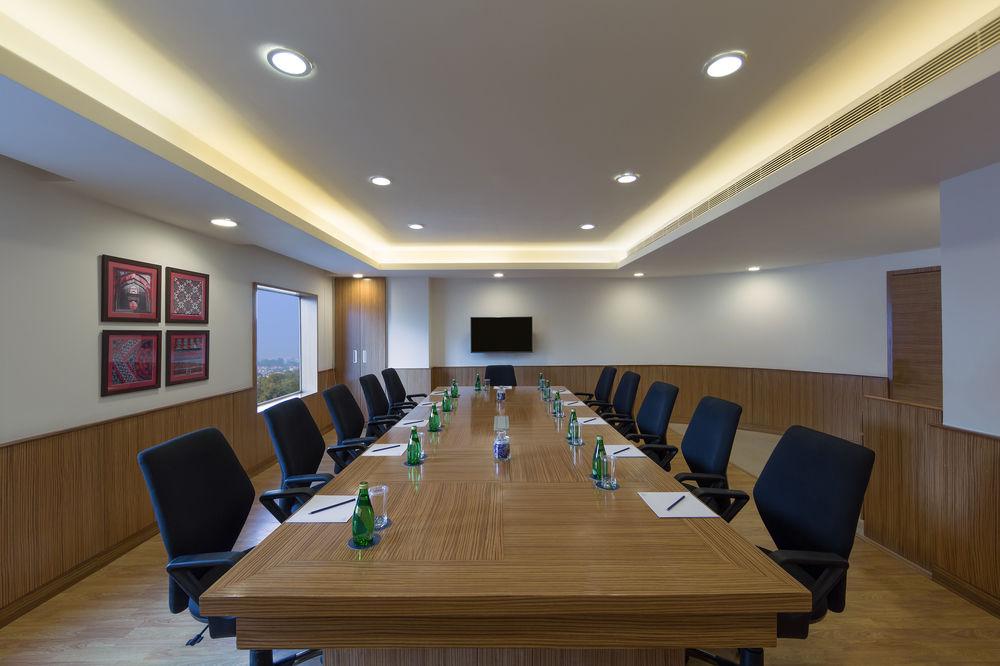 Four Points By Sheraton Vadodara Zewnętrze zdjęcie