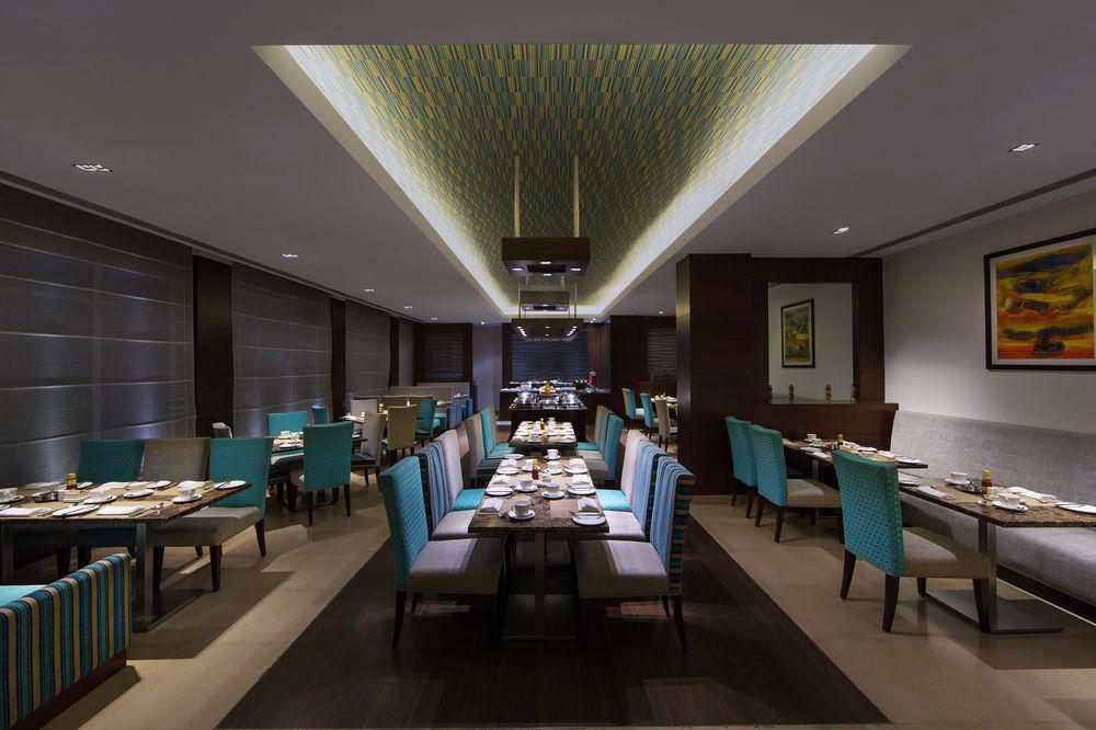 Four Points By Sheraton Vadodara Zewnętrze zdjęcie