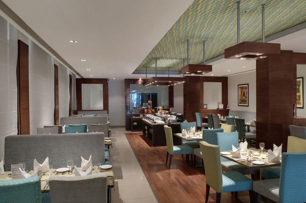 Four Points By Sheraton Vadodara Zewnętrze zdjęcie
