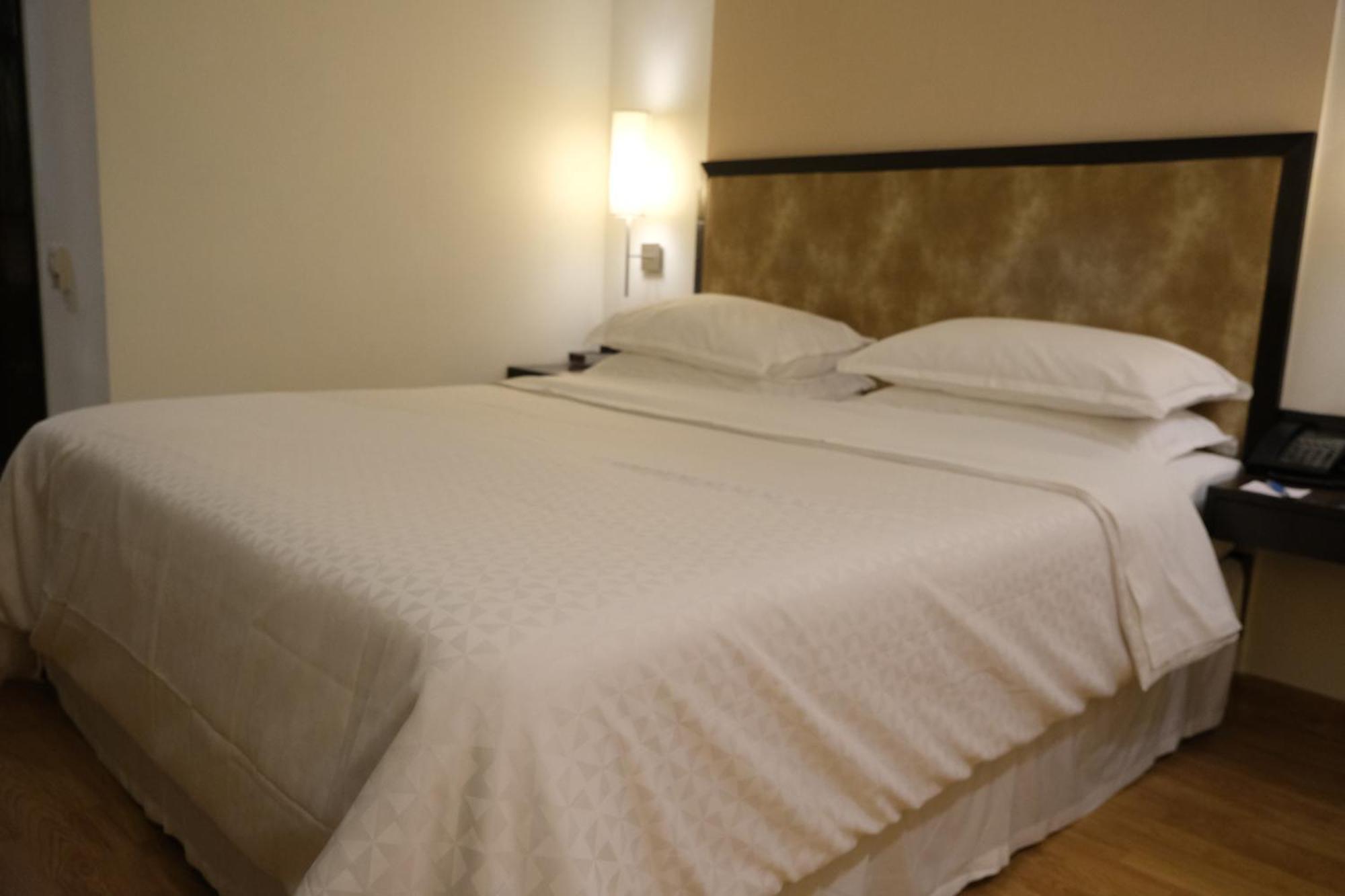 Four Points By Sheraton Vadodara Zewnętrze zdjęcie