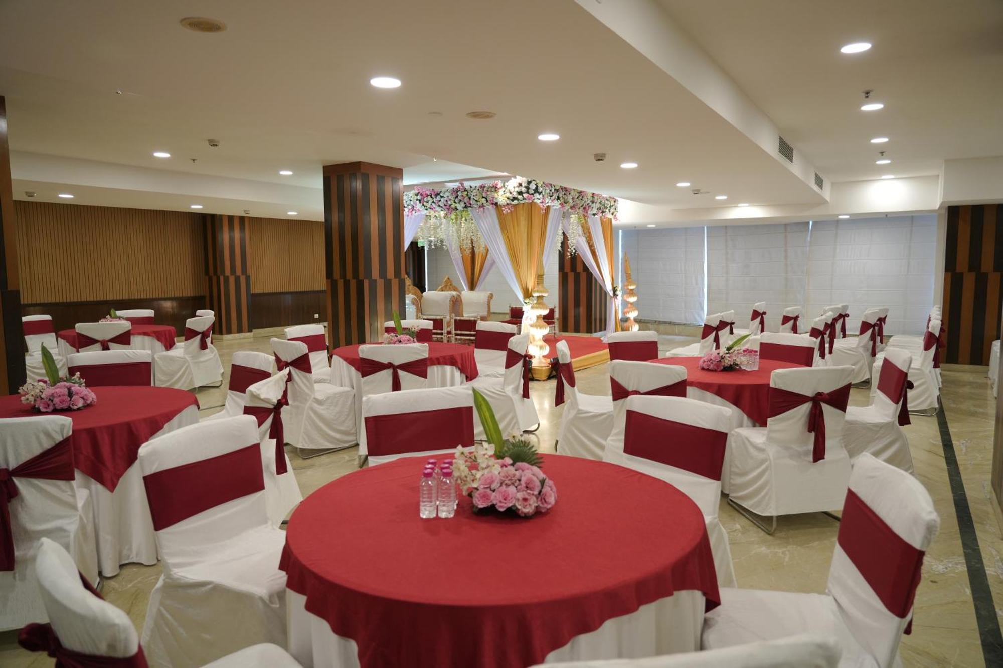 Four Points By Sheraton Vadodara Zewnętrze zdjęcie