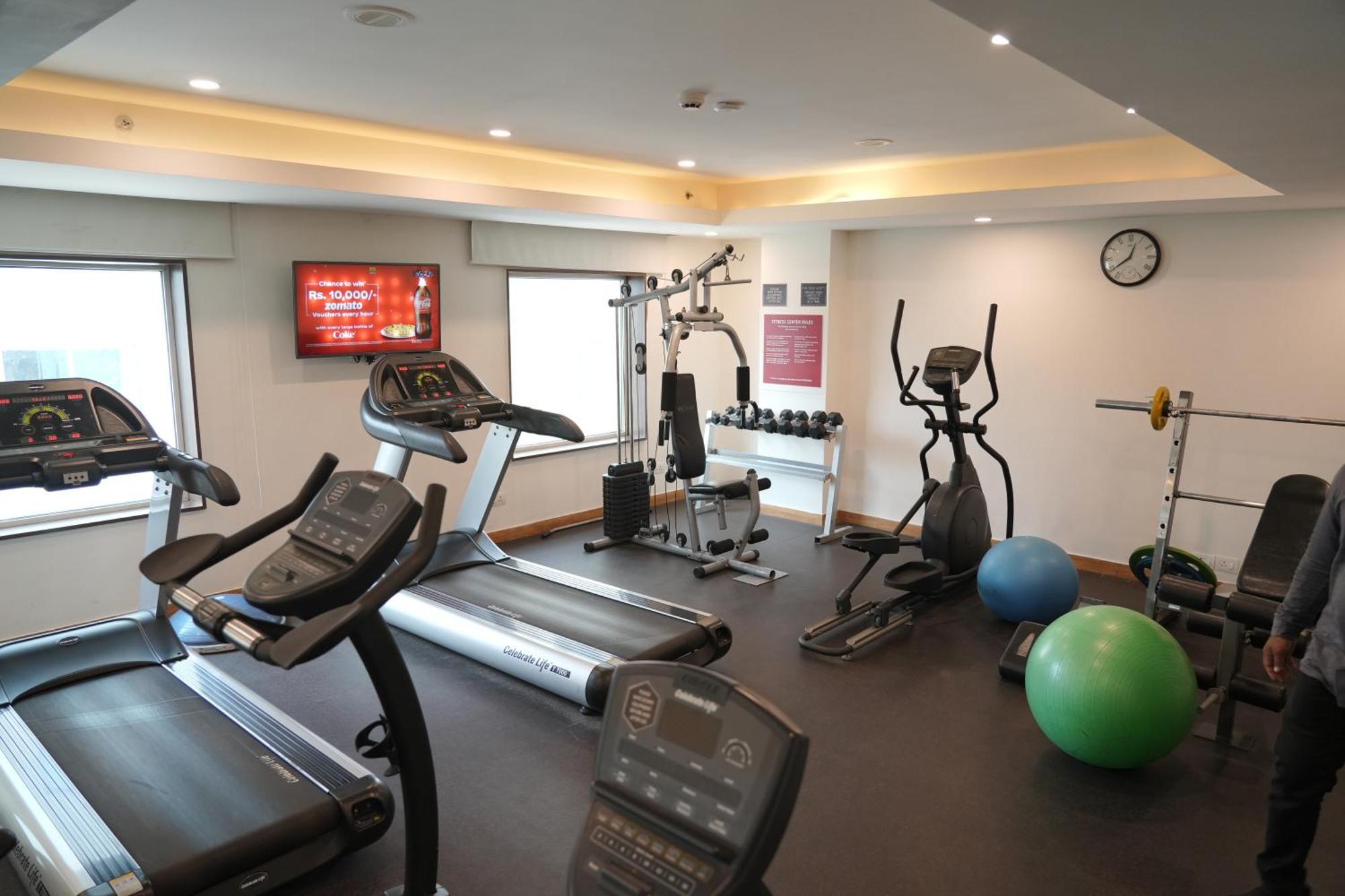Four Points By Sheraton Vadodara Zewnętrze zdjęcie
