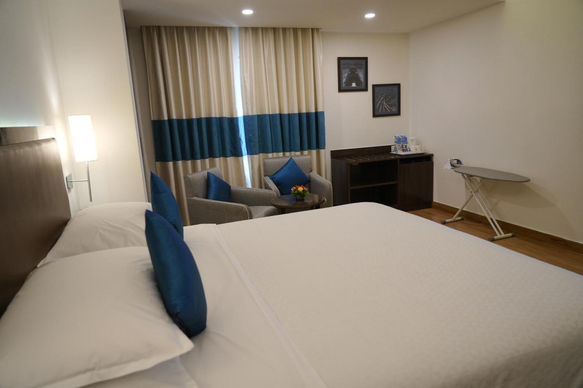 Four Points By Sheraton Vadodara Zewnętrze zdjęcie