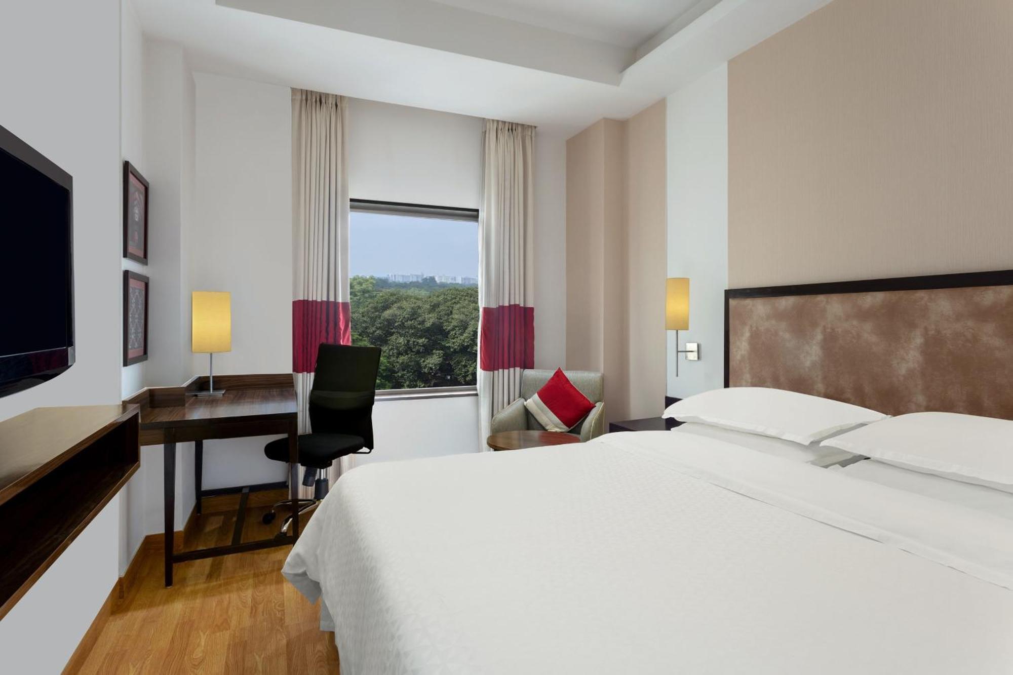 Four Points By Sheraton Vadodara Zewnętrze zdjęcie