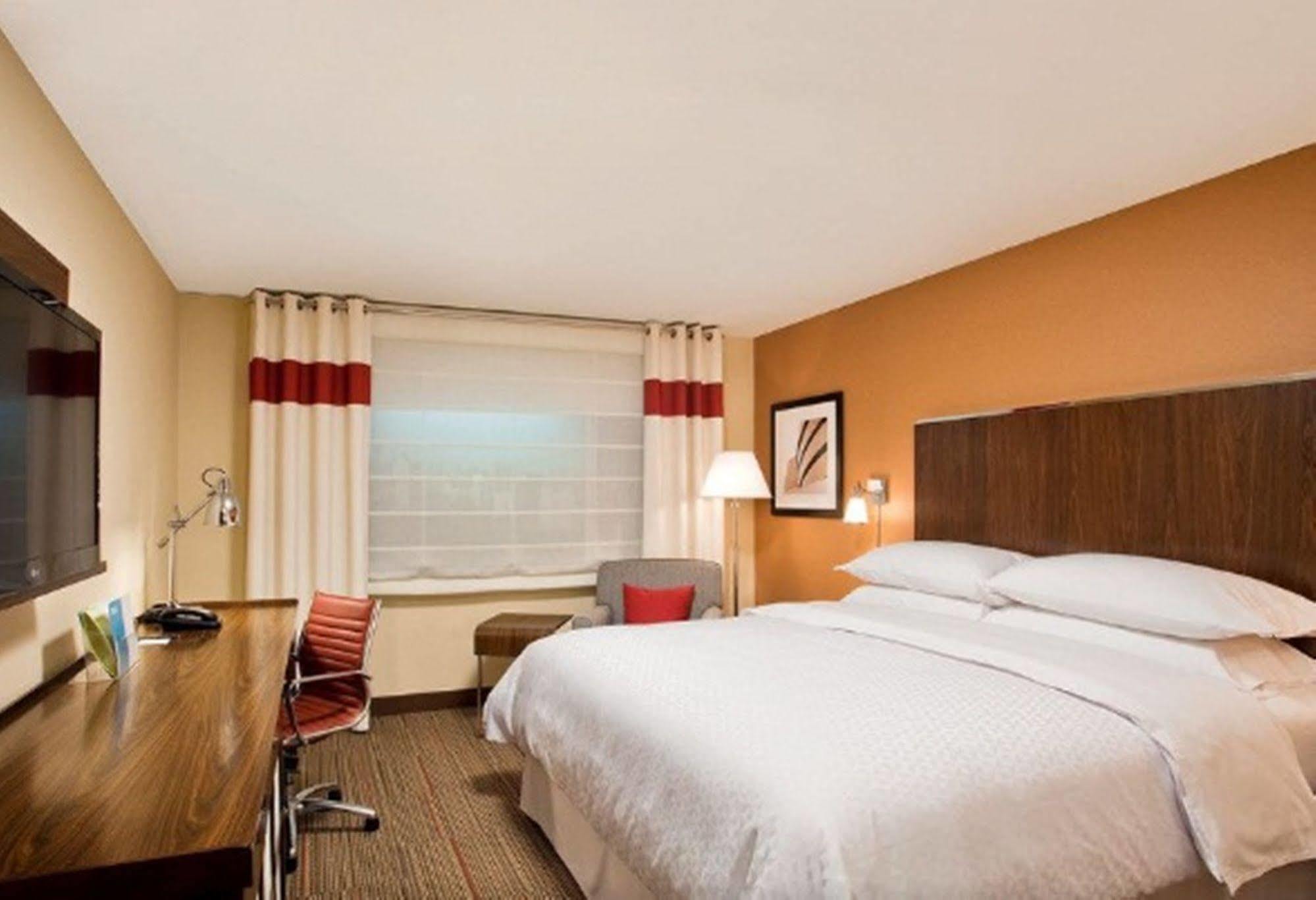 Four Points By Sheraton Vadodara Zewnętrze zdjęcie